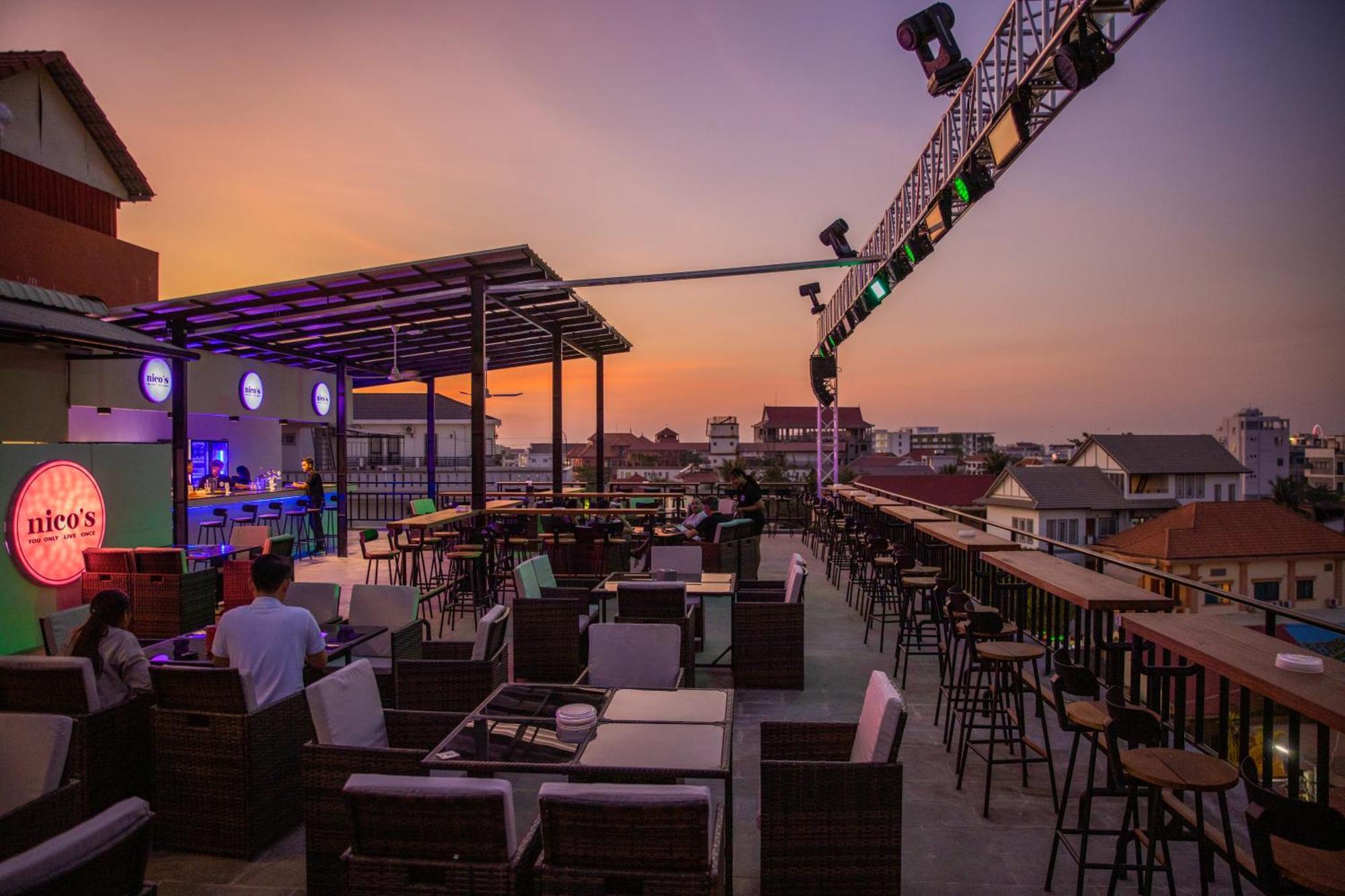 Nico'S Hotel And Skybar Siem Reap Ngoại thất bức ảnh